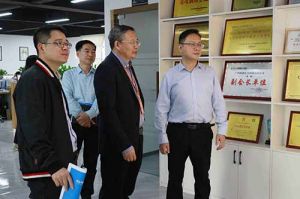 热烈欢迎市政府秘书长林兢一行莅临星空(中国)集团广西公司考察指导